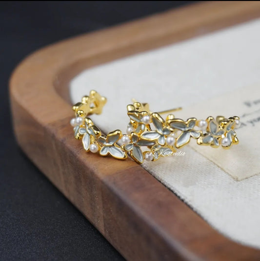 Glacial Rain Butterfly French Earrings – Drip-Glazed Pearl & White Moonlight